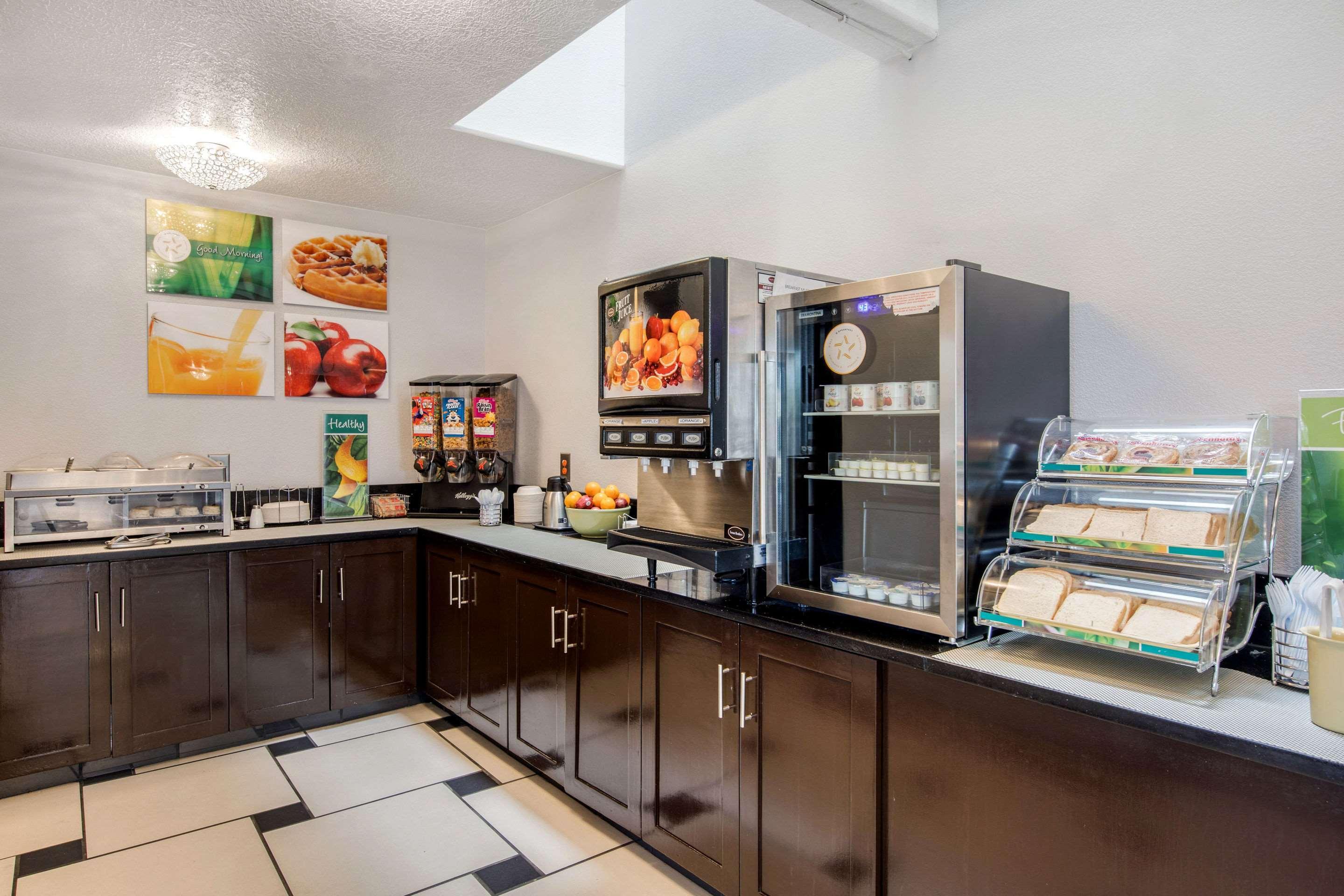 Quality Inn & Suites Albuquerque North Near Balloon Fiesta Park Exteriör bild